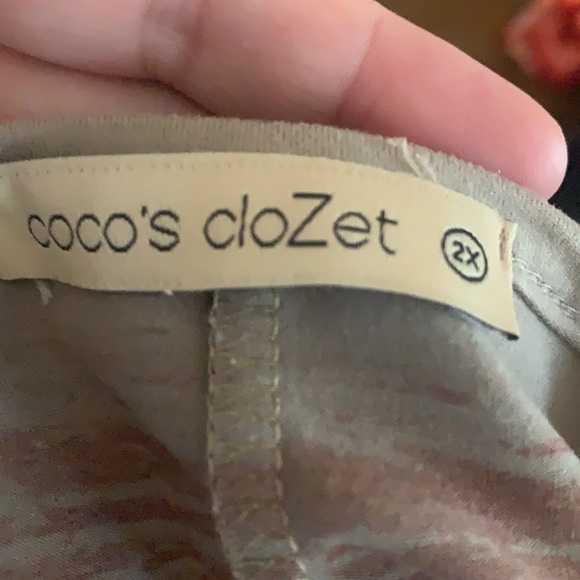 Cocos Clozet plus size 2X feather waterfall length top - Picture 9 of 9